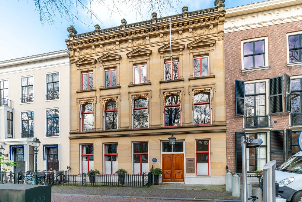 Front façade of Lange Voorhout 14
