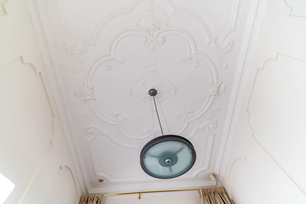 Detail van een geornamenteerd plafond
